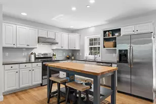 6 Newfield Rd, Freeport, ME 04032 - Photo 4