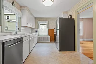 71 Stroudwater St, Westbrook, ME 04092 - Photo 8