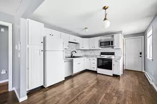 2461 Essex St, Orono, ME 04473 - Photo 4