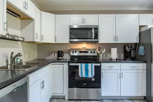 46 Broadview Ave, Auburn, ME 04210 - Photo 4