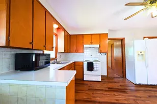 121 Dow Ave, Lewiston, ME 04240 - Photo 10