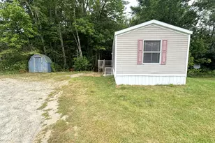 17 Winter Dr, Farmingdale, ME 04344 - Photo 2