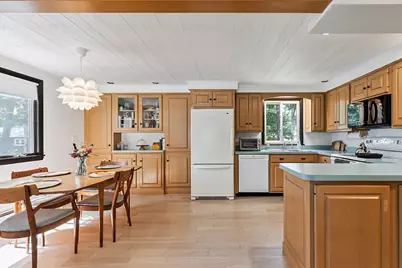 10 East Avenue, Lisbon, ME 04252 - Photo 8