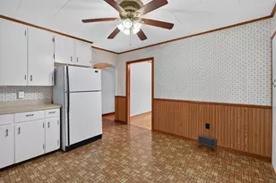 135-137 Oxford Ave, Rumford, ME 04276 - Photo 16