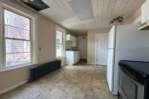 5 Cottage St, Lewiston, ME 04240 - Photo 2