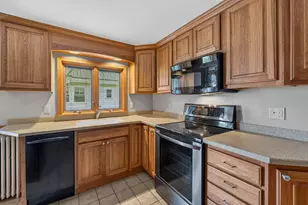 16 Beacon Ave, Auburn, ME 04210 - Photo 22