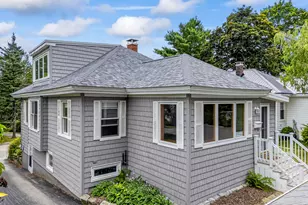 16 Beacon Ave, Auburn, ME 04210 - Photo 8