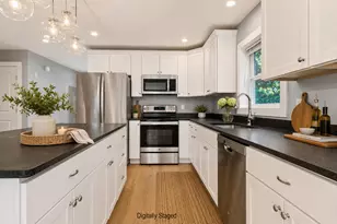9 Cole St, South Portland, ME 04106 - Photo 2