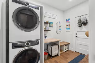 21 Youngs Ln, Freeport, ME 04032 - Photo 6