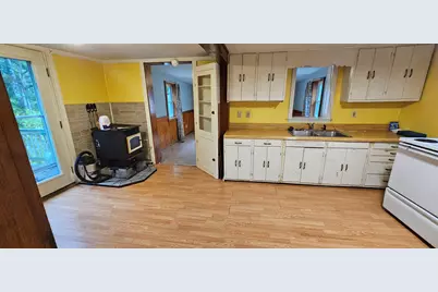 8 Carpenter Street, Presque Isle, ME 04769 - Photo 2