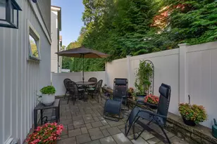 284 Bradley St, Saco, ME 04072 - Photo 6