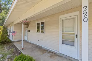 220 Congress Cir, Topsham, ME 04086 - Photo 4