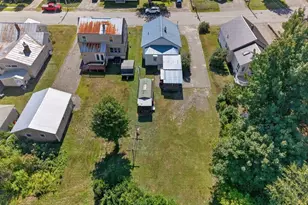 205 Bowdoin St, Millinocket, ME 04462 - Photo 32