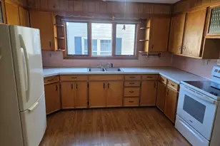 205 Bowdoin St, Millinocket, ME 04462 - Photo 2