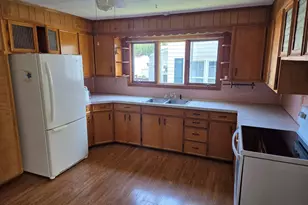 205 Bowdoin St, Millinocket, ME 04462 - Photo 4