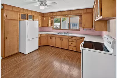 205 Bowdoin Street, Millinocket, ME 04462 - Photo 4