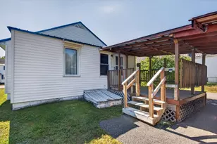 205 Bowdoin St, Millinocket, ME 04462 - Photo 28
