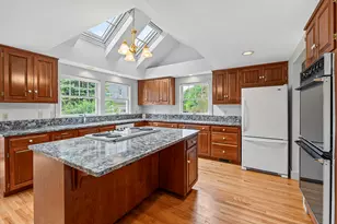 22 Kingsmark Ln, Portland, ME 04102 - Photo 4