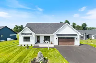 10 Magnolia Dr, Old Orchard Beach, ME 04064 - Photo 2