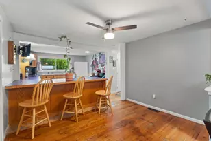 32 Grant Rd, Freeport, ME 04032 - Photo 10