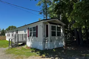 12 Short St, Skowhegan, ME 04976 - Photo 2