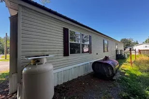 12 Short St, Skowhegan, ME 04976 - Photo 4