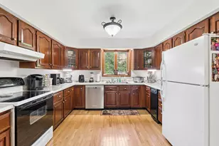 419 Falmouth Rd, Falmouth, ME 04105 - Photo 8