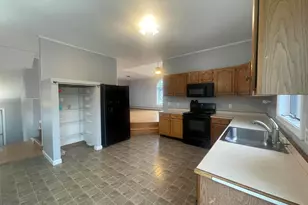 332 Palmer Ave, Portland, ME 04103 - Photo 6