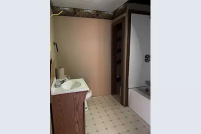 33 Pleasant Street, Calais, ME 04619 - Photo 18