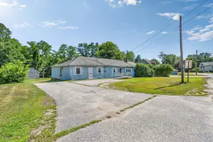 19 Spring St, Yarmouth, ME 04096 - Photo 4