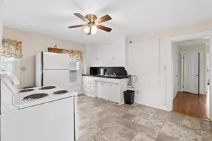 14 Devon St, Portland, ME 04102 - Photo 24