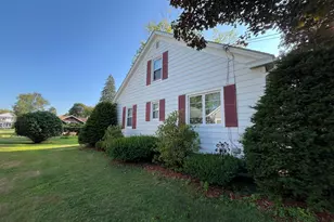 31 Chandler St, Skowhegan, ME 04976 - Photo 6