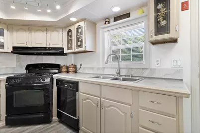 46 Fourth Street, Rockland, ME 04841 - Photo 16