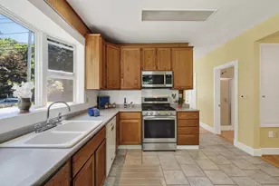 65 High St, Windham, ME 04062 - Photo 8