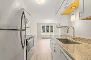19 Stratton Rd, Scarborough, ME 04074 - Photo 8