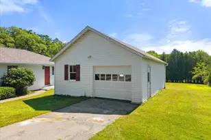 240 W Main St, Searsport, ME 04974 - Photo 22