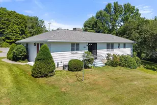240 W Main St, Searsport, ME 04974 - Photo 6