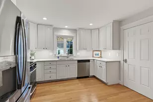 24 York Ledge Dr, Cumberland, ME 04110 - Photo 10