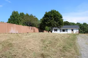 2479 W River Rd, Sidney, ME 04330 - Photo 2