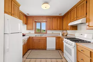 716 Hodsdon Rd, Pownal, ME 04069 - Photo 4