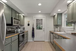 27 Harbor Dr, Deer Isle, ME 04627 - Photo 10