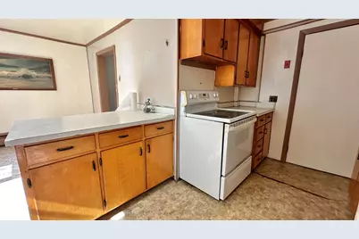 122 Knox Street, Millinocket, ME 04462 - Photo 8