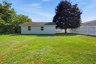 986 Sabattus St, Lewiston, ME 04240 - Photo 4