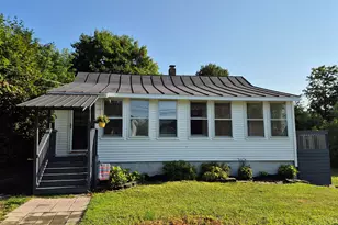 39 Sawyer St, Waterville, ME 04901 - Photo 2