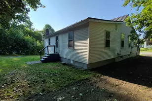 39 Sawyer St, Waterville, ME 04901 - Photo 6