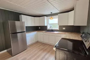 39 Sawyer St, Waterville, ME 04901 - Photo 12