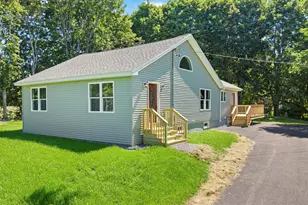 629 Riverside Dr, Augusta, ME 04330 - Photo 2