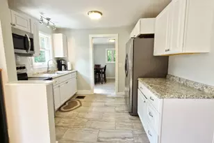 24 Howard St, Mexico, ME 04257 - Photo 6