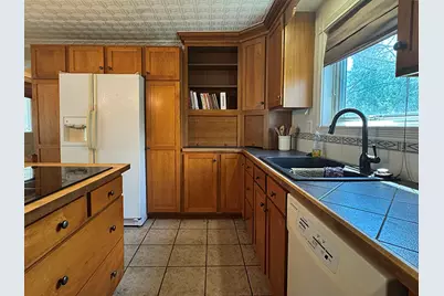 28 Baker Street, Clinton, ME 04927 - Photo 6