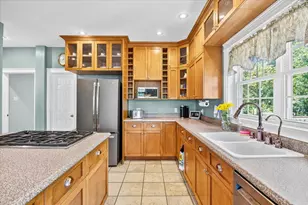 18 Oakwood Dr, South Portland, ME 04106 - Photo 16